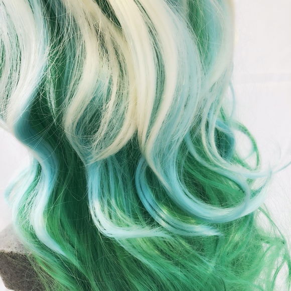 New Blonde Turquoise wavy wig with bangs cosplay